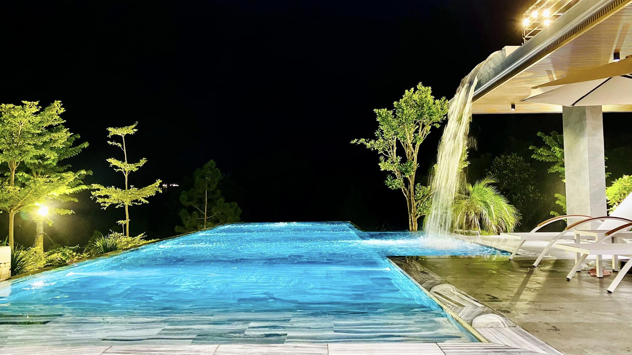 Tour 360° bể bơi vô cực 120m² và thác nước tại Moon Villa Tam Đảo